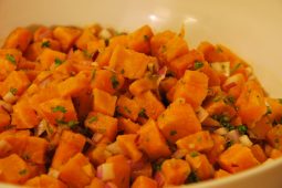Veggie: Midden Oosterse salade met zoete aardappel