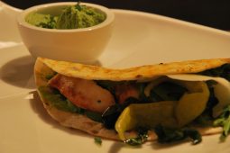 Quick & easy: Mexicaanse avocado/kip quesedilla’s