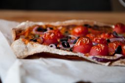 Italian cuisine: Pizza met een superdunne bodem