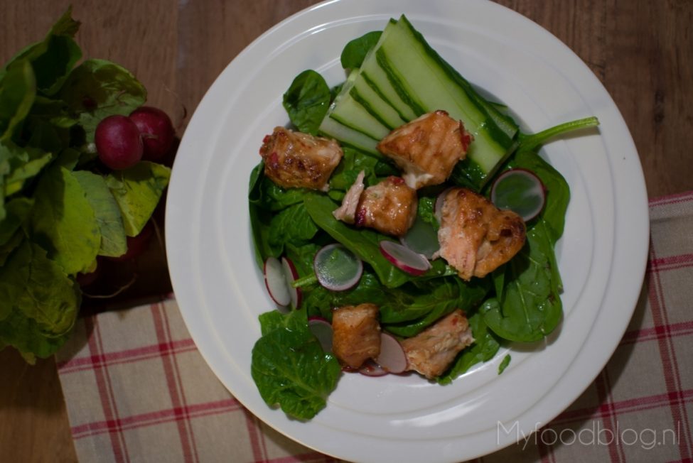 Spinazie salade met teriyaki zalm