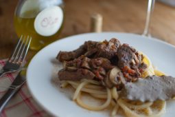 Pasta met Italiaans stoofvlees (pasta al ragù)