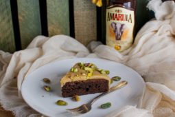 Chocoladecake met Amarula en witte chocolade glazuur