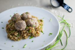 Smeuïge risotto met kipgehaktballetjes