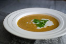 Zoete aardappel & linzen soep