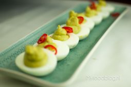 Gevulde eieren met avocado