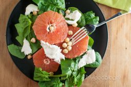 Spinaziesalade met grapefruit en mozzarella