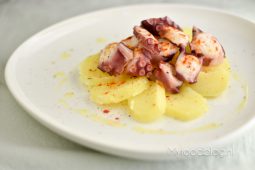 Pulpo a la gallega (dé Spaanse inktvis tapa)