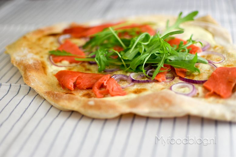 Flammkuchen met zalm