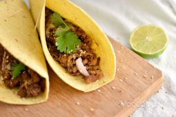 Mexicaanse wraps met biergekookte kippendijen