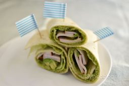 Wraps met avocado pesto en kip