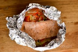 Spicy gestoomd vispakketje