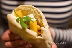 Pita kikkererwten, spinazie en paprika