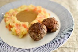 Zelf hutspot maken met gehaktballen en zelfgemaakte jus
