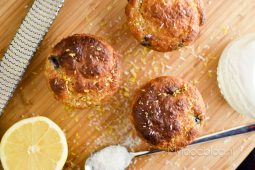 Gezonde muffins met citroen en blauwe bessen