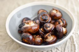 Gemarineerde kastanjechampignons