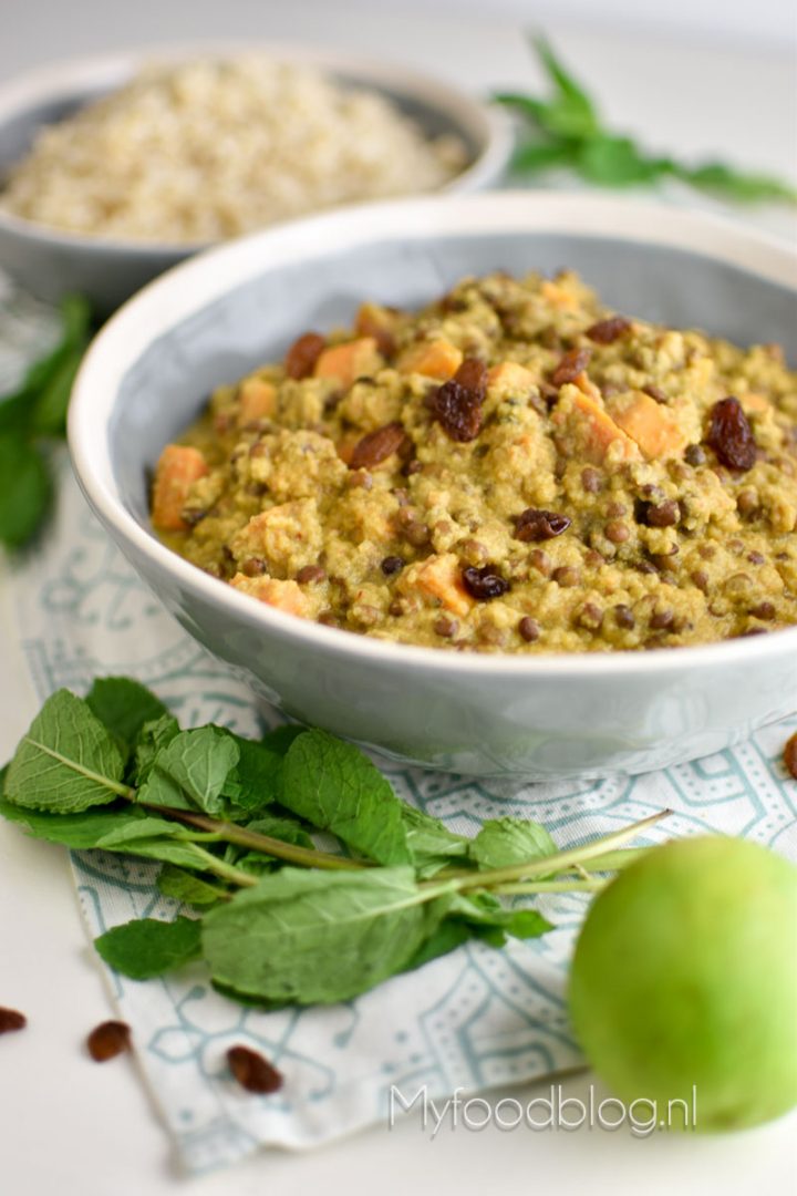 Bloemkoolcurry met zoete aardappel en linzen