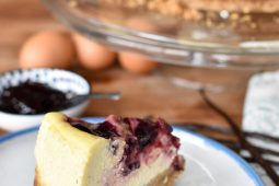 Klassieke cheesecake met een laagje zwarte kers