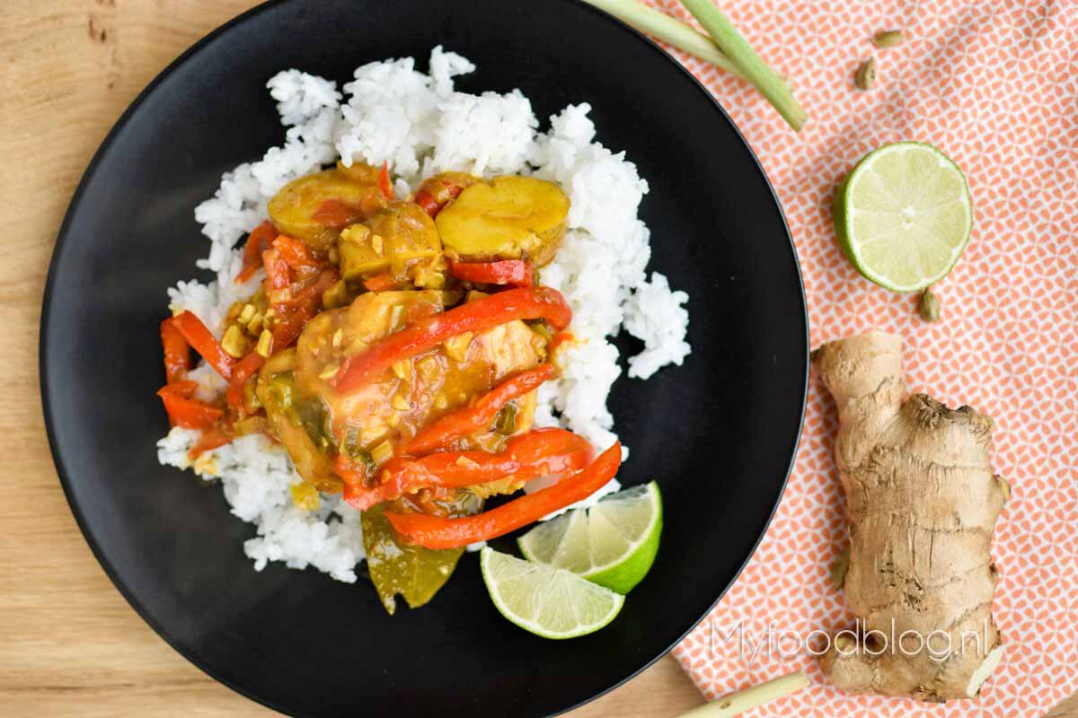 Massaman curry met aardappel en kip