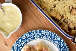 Appel crumble met warme custard