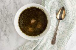 Oma’s recepten: kervelsoep van Hilde’s oma