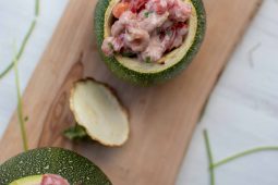 Gevulde bolcourgette met Hollandse garnalen