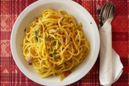De bijzonderste gerechten op reis: perfecte carbonara in Italië