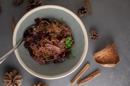 Wintersalade met eend, linzen en bietjes