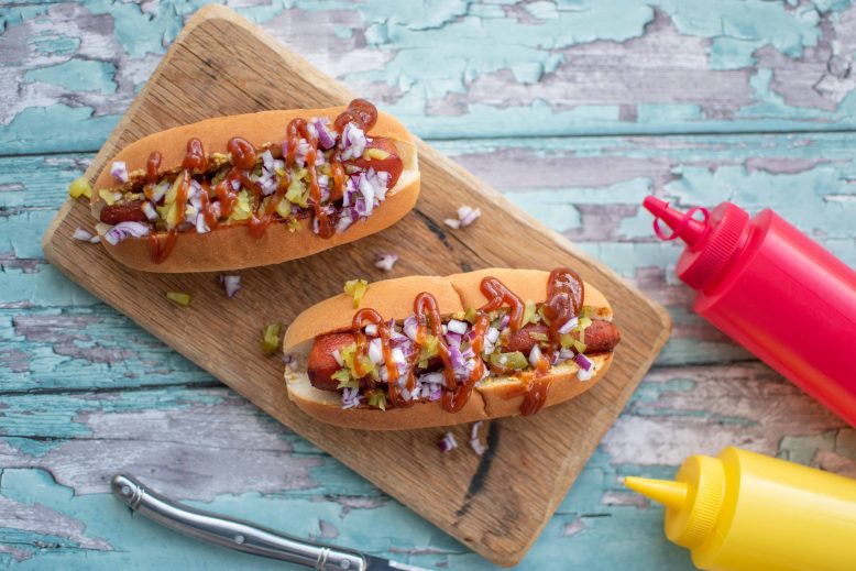 vegan hot dog met wortel (knakwortel)