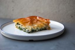 Spanakopita (Griekse hartige taart met spinazie)