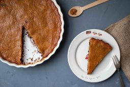 Pumpkin pie met chocolade-noten bodem (pompoentaart recept)