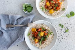 Sesam tempeh met mango