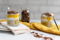 Chia pudding met mango en kiwi (gezond toetje)