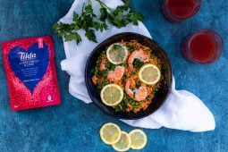 Snelle paella (Spaanse rijst) met garnalen