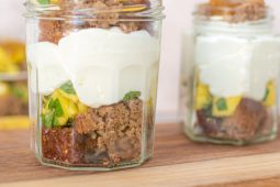 Jampot trifles met mango en munt
