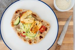 Halloumi ‘souvlaki’ in een pita
