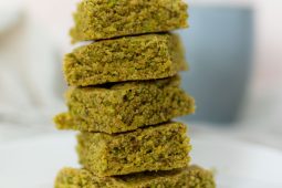 Snelle pistache koek met maar 5 ingrediënten