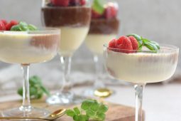 Chocolade panna cotta met 2 soorten chocolade