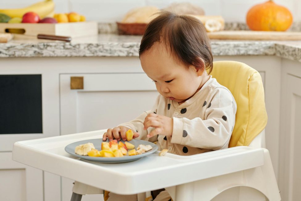 Zelf babyhapjes maken: van puree tot baby led weaning